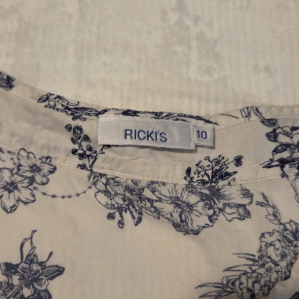 Ricki's Blue and White Floral Blouse - Picture 5 of 9